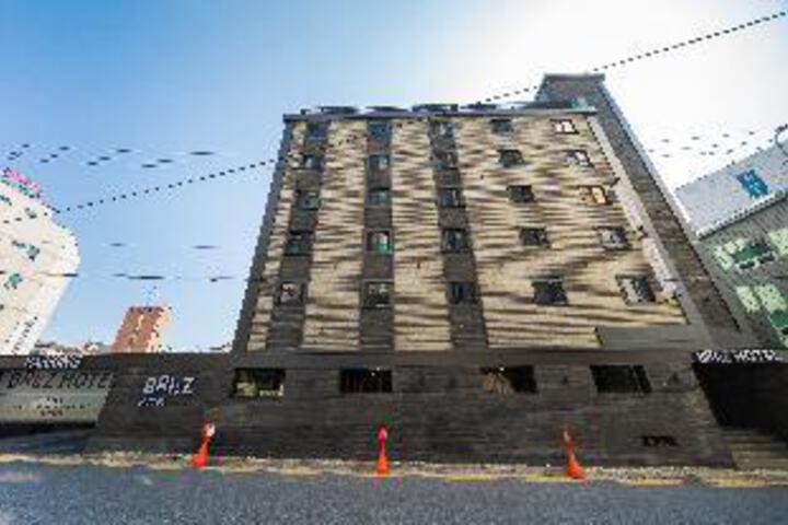 Hotel 6 of 23