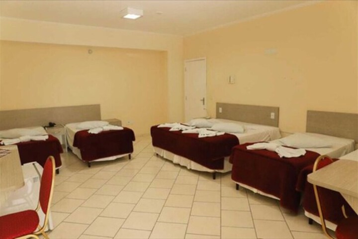 Room 9 of 42