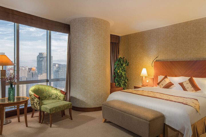 Room 16 of 42
