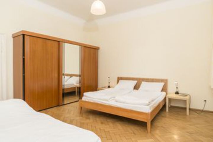 Room 46 of 122