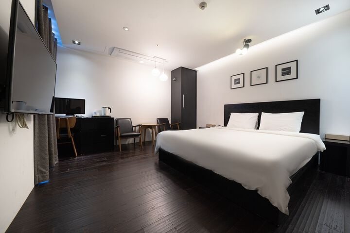 Room 113 of 176