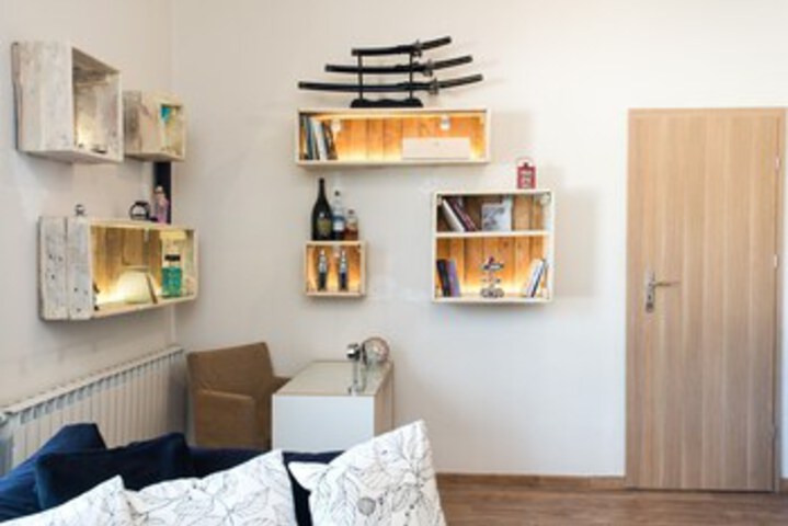 Room 16 of 27