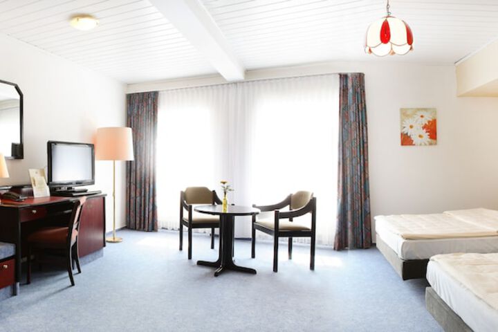 Room 10 of 49