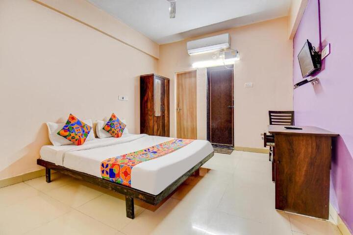 FabHotel Laxmi Chowk