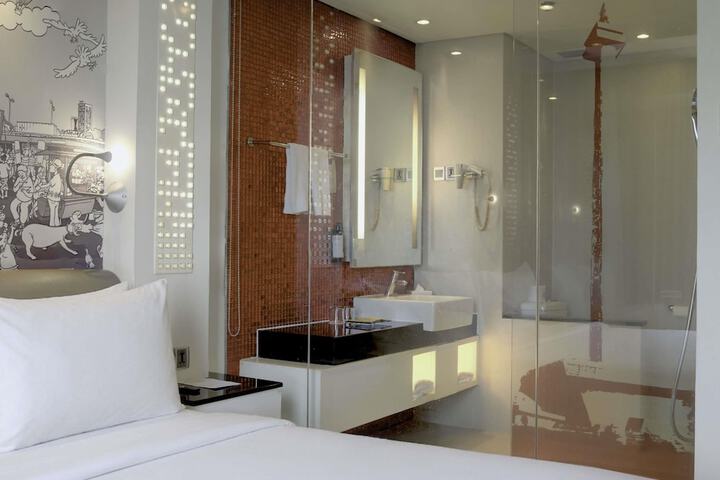 Room 43 of 161