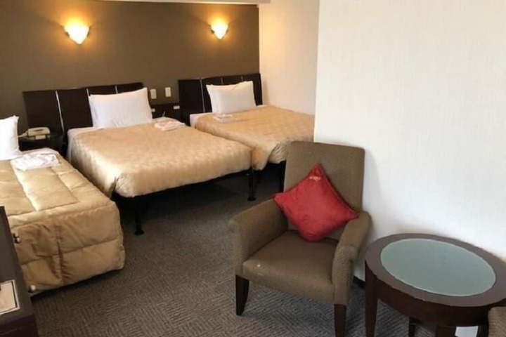 Room 16 of 103