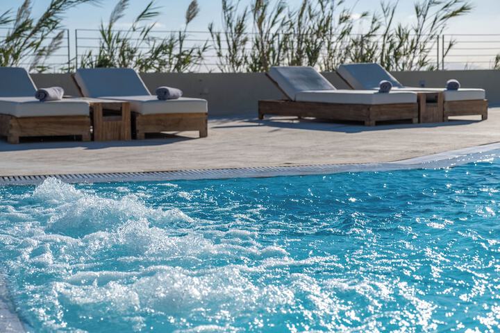 Hotel Pool