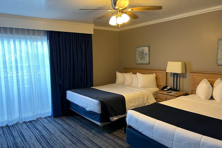 2 Queen Beds (5 of 24)