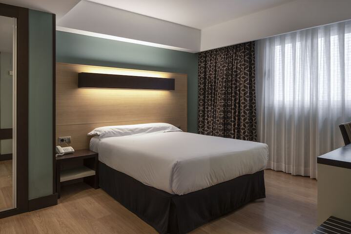 Room 10 of 31