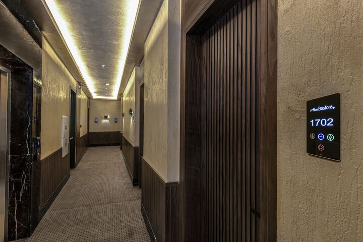 Ballroom/Hall 24 of 30