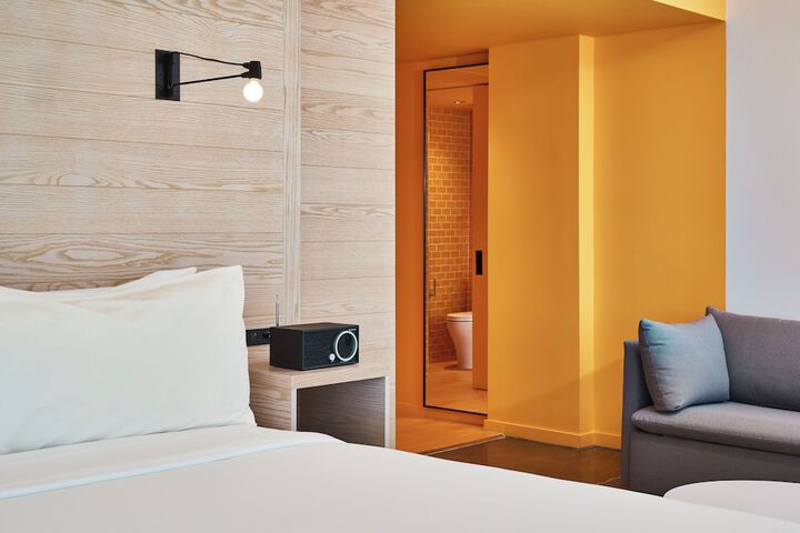 Room 19 of 50