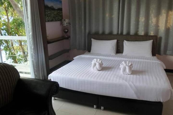 Room 43 of 64