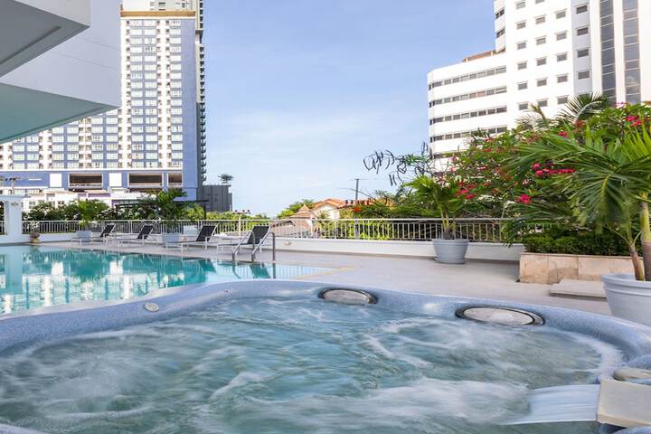 Pool Hotel