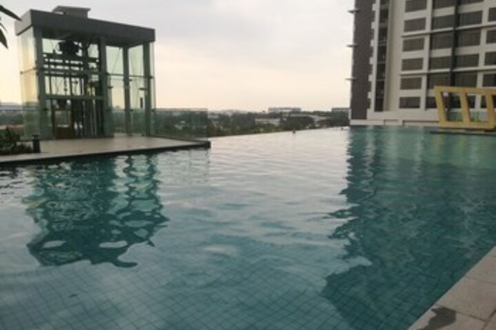 Pool 26 of 37