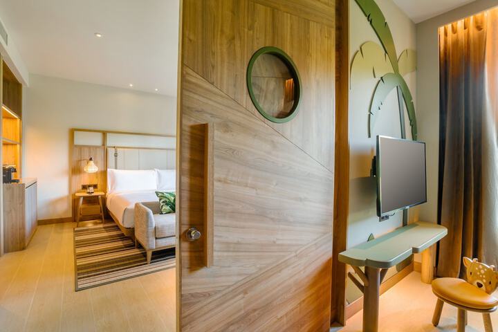 Room 33 of 205