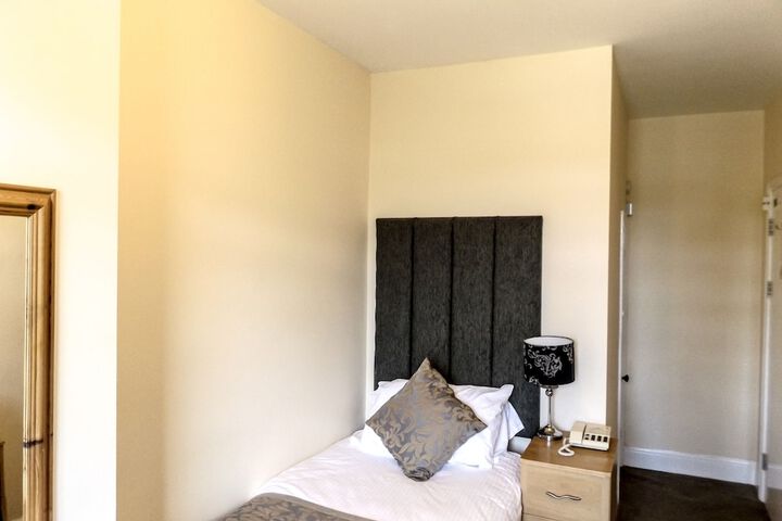 Room 2 of 42