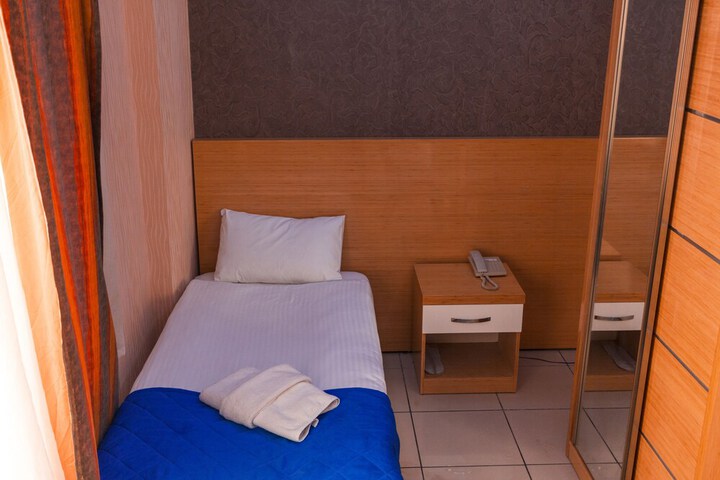 Room 49 of 85