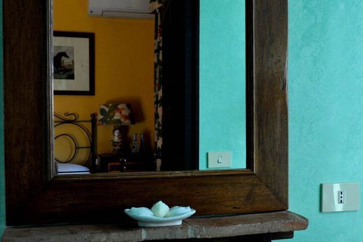 Room 24 of 48