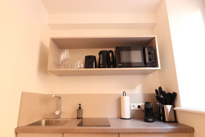 Room 45 of 102