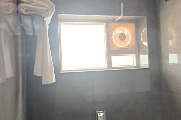 Room 65 of 73