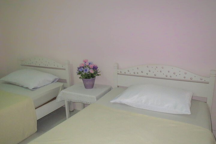 Room 13 of 35
