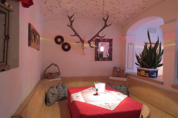 Dining 53 of 68