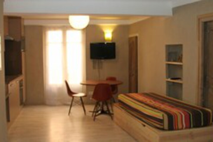 Room 8 of 16