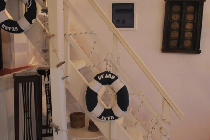 Room 11 of 24