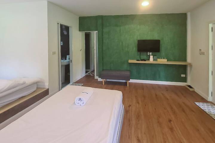 Room 3 of 74