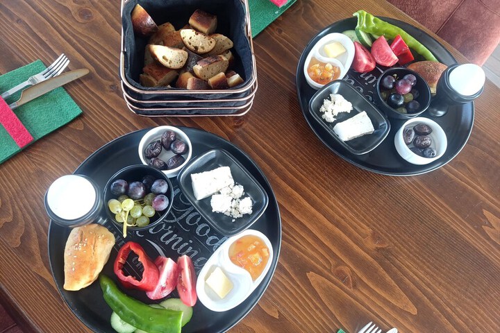 Breakfast/Coffee Service 106 of 125