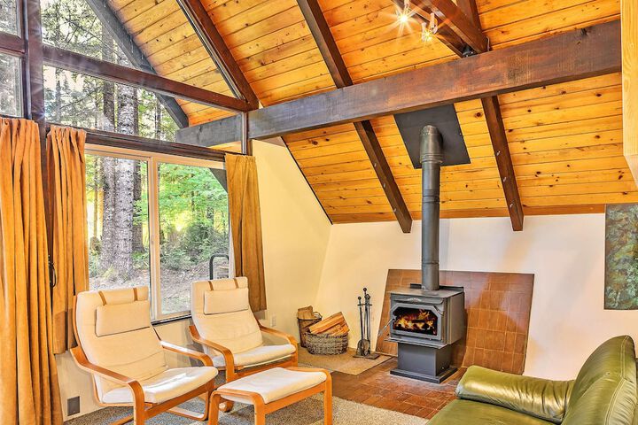 Four Stone Lodge Near Mt. Rainier
