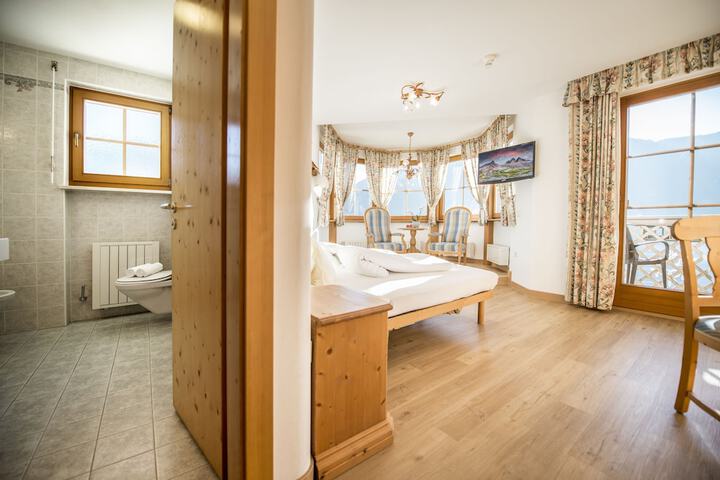 Room 16 of 34