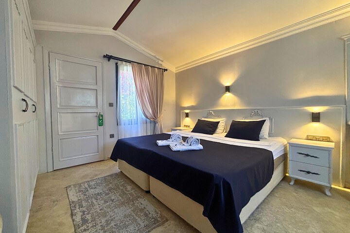 Room 2 of 46
