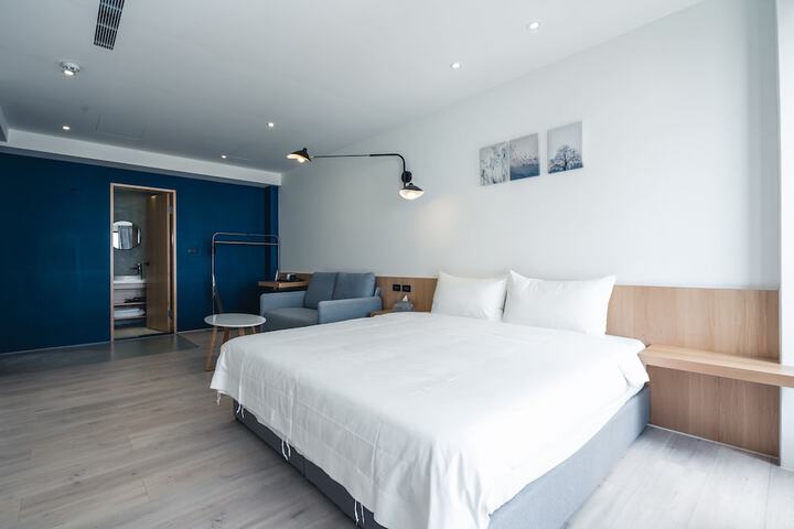 Room 26 of 145