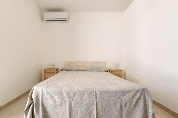 Room 4 of 49