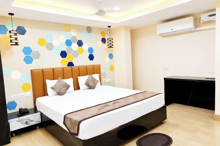Room 7 of 13