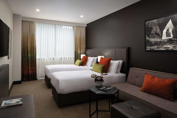 Room 18 of 76