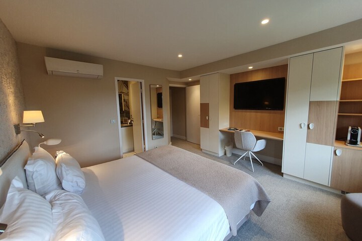 Room 16 of 57