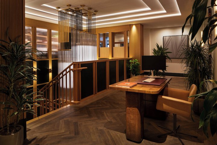 Entrance & Lobby