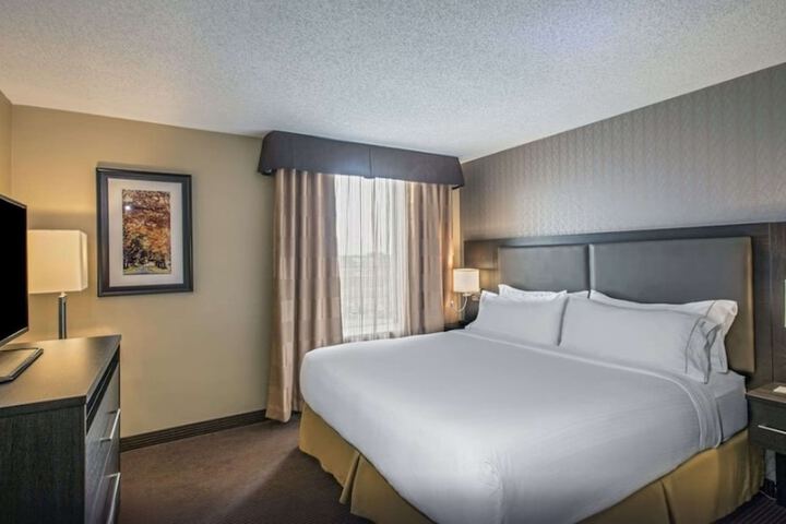 Room 10 of 20