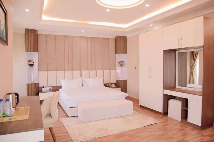 Room 12 of 31