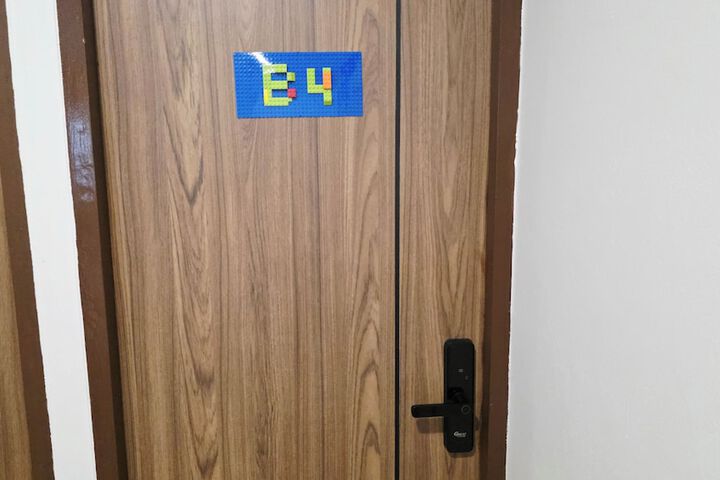 Room 25 of 68