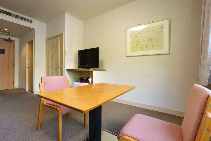 Room 15 of 66