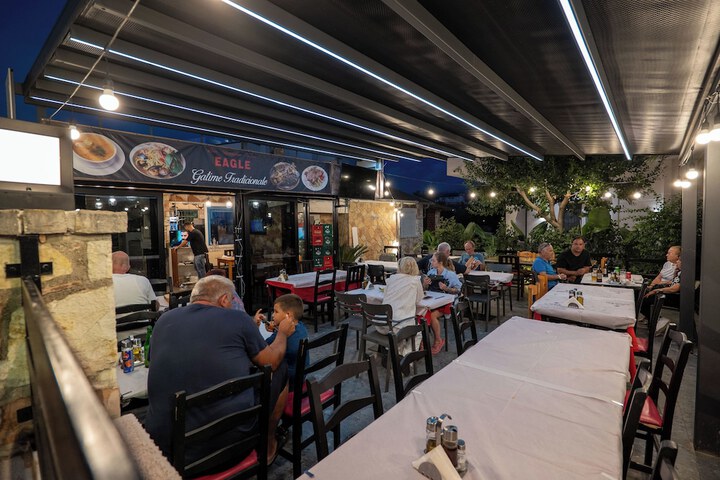 Dining 85 of 137