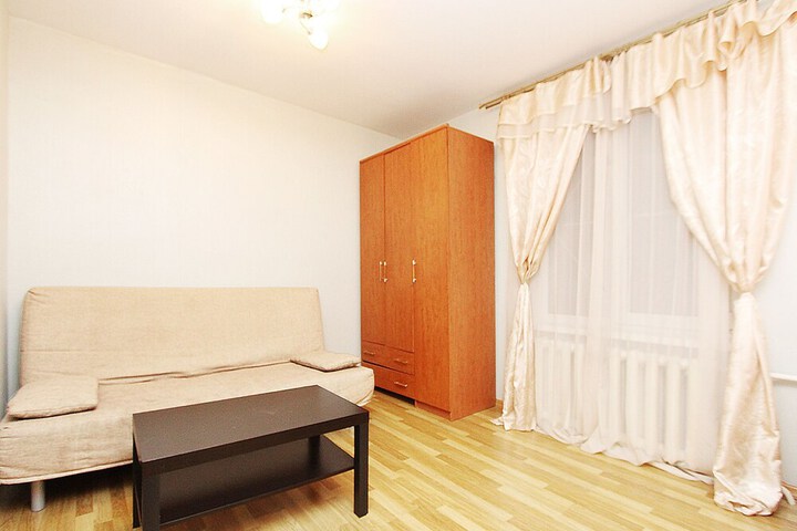 Room 9 of 19