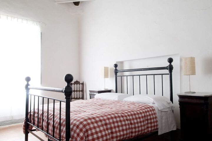 Room 2 of 25