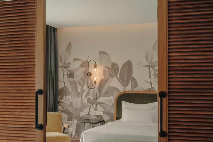 Room 53 of 269
