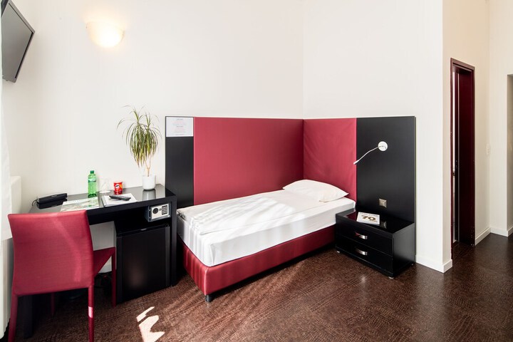Room 15 of 45