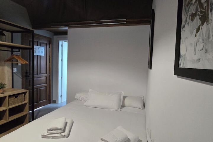 Room 27 of 86