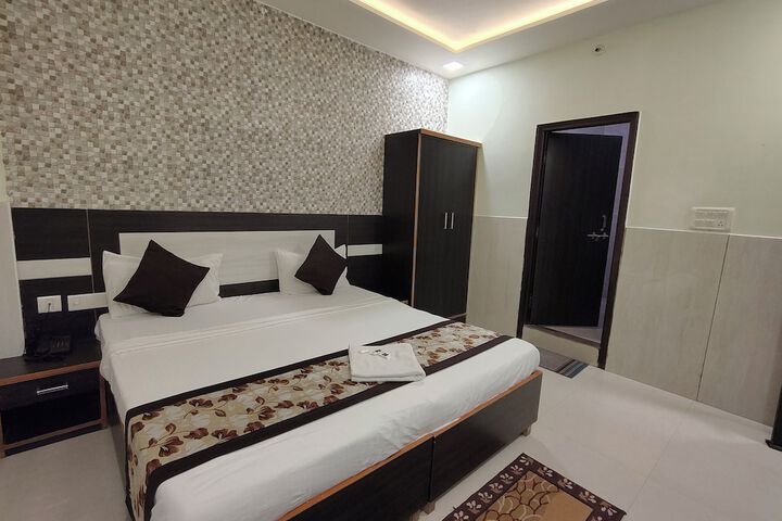 Room 58 of 76
